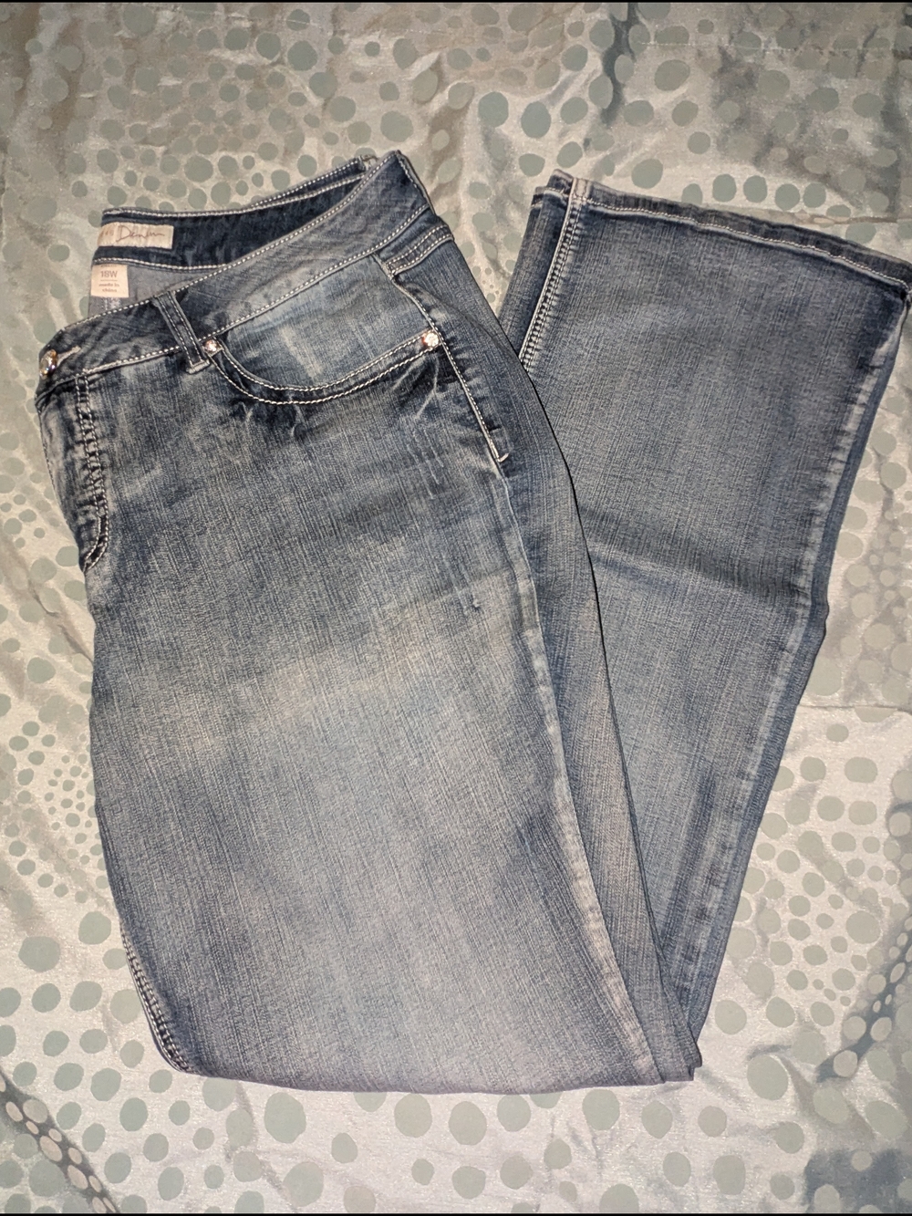 Women’s Light Wash Bootcut Jeans - Classic Everyday Fit Woman's Plus Size 18W